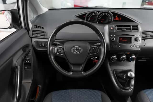 Toyota Verso (2016) thumbnail 5