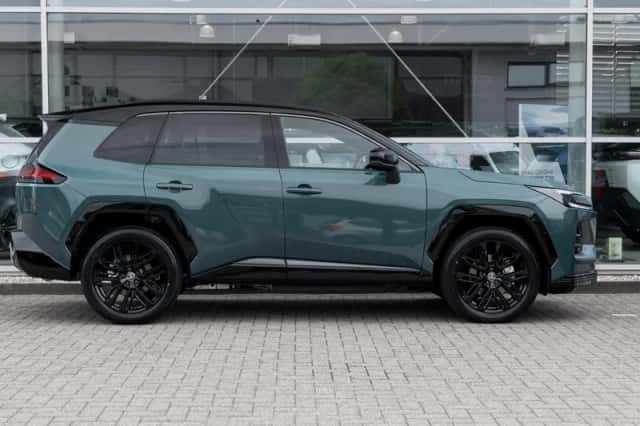 Toyota RAV4 (2026) thumbnail 3