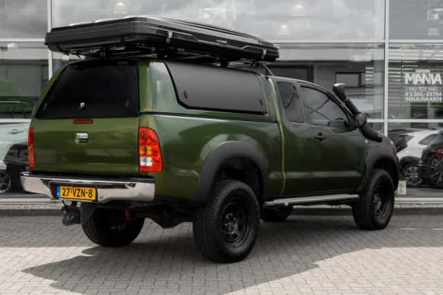 Toyota Hilux (2009) thumbnail 2