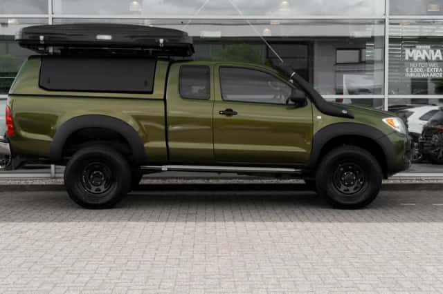 Toyota Hilux (2009) thumbnail 3