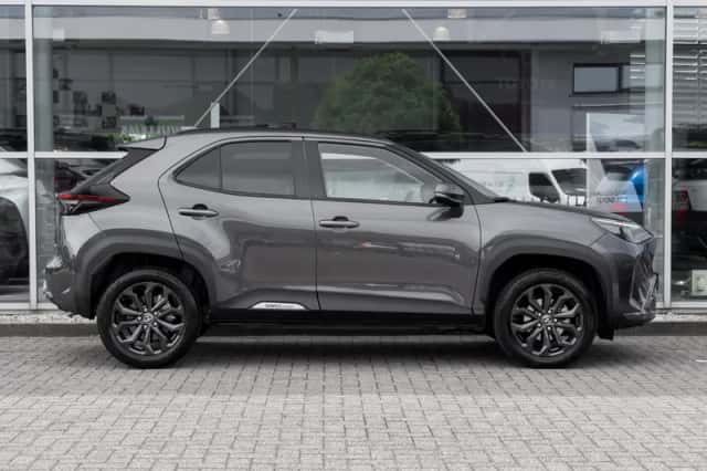 Toyota Yaris Cross (2024) thumbnail 3