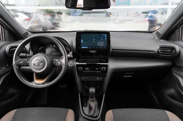Toyota Yaris Cross (2024) thumbnail 4