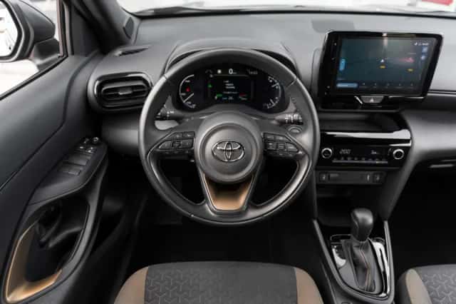 Toyota Yaris Cross (2024) thumbnail 5