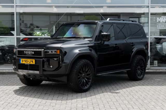Toyota Land Cruiser (2024) thumbnail 1