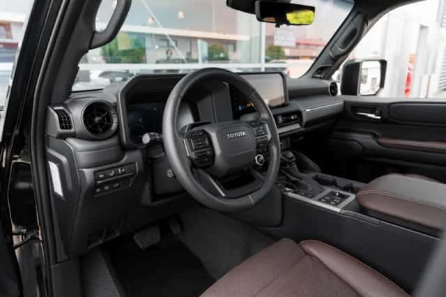 Toyota Land Cruiser (2024) thumbnail 4