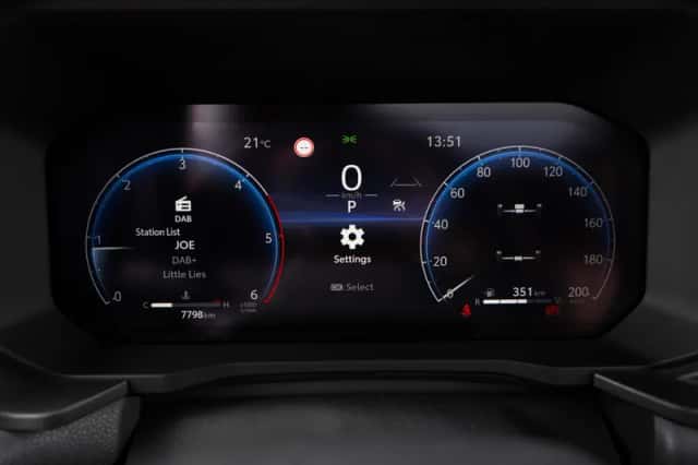 Toyota Land Cruiser (2024) thumbnail 6