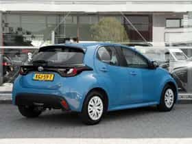 Toyota Yaris (2021) thumbnail 2