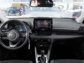 Toyota Yaris (2021) thumbnail 4