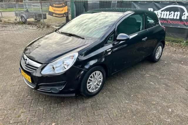 Opel Corsa (2009) thumbnail 2