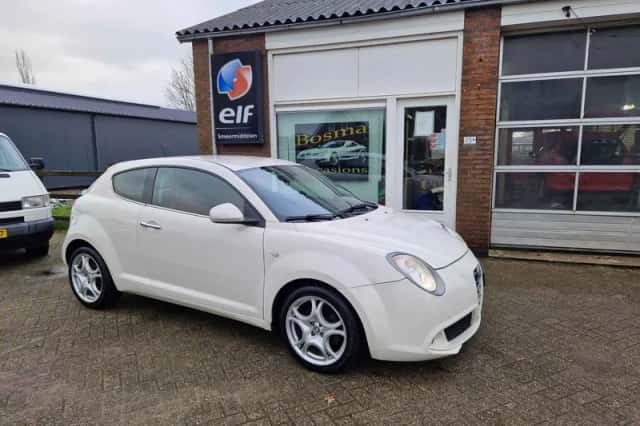 Alfa Romeo Mito (2011) thumbnail 2