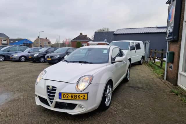 Alfa Romeo Mito (2011) thumbnail 5