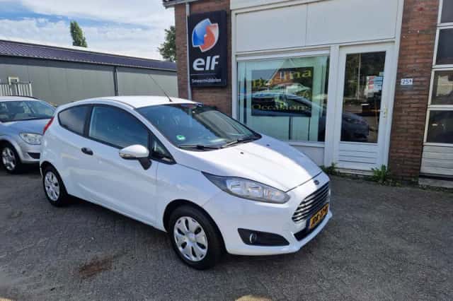Ford Fiesta (2017) thumbnail 2
