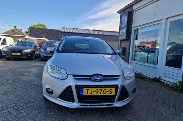Ford Focus (2013) thumbnail 4