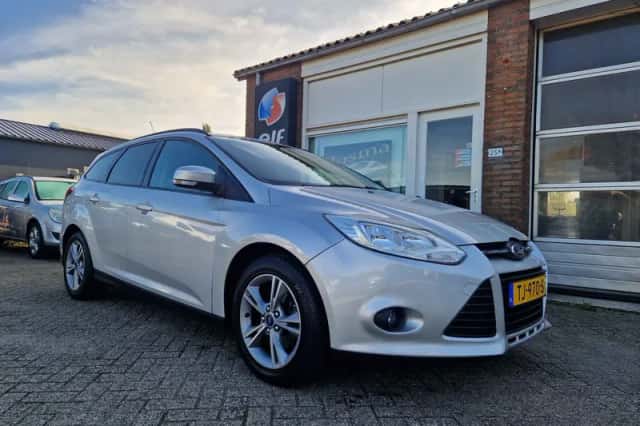 Ford Focus (2013) thumbnail 2