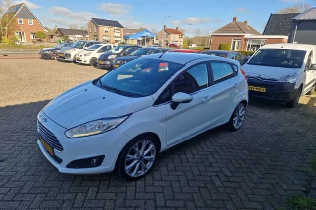 Ford Fiesta (2014) thumbnail 5