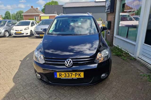 Volkswagen Golf (2012) thumbnail 3