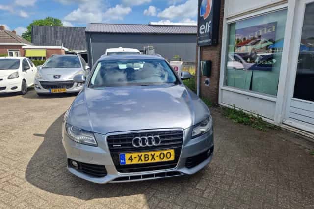 Audi A4 (2008) thumbnail 4