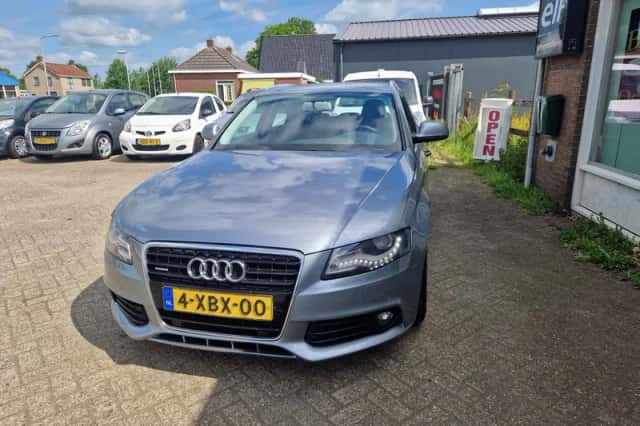 Audi A4 (2008) thumbnail 5