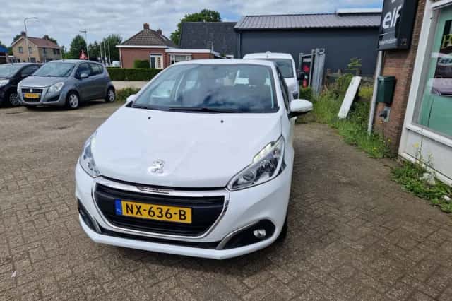 Peugeot 208 (2017) thumbnail 5