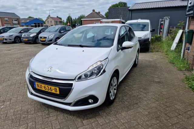Peugeot 208 (2017) thumbnail 6