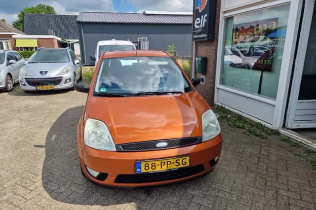 Ford Fiesta (2004) thumbnail 4