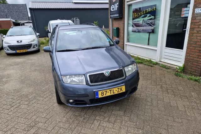 Škoda Fabia (2006) thumbnail 3
