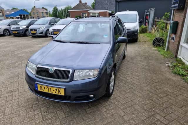 Škoda Fabia (2006) thumbnail 5