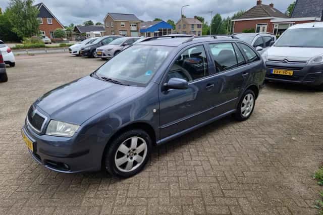 Škoda Fabia (2006) thumbnail 6