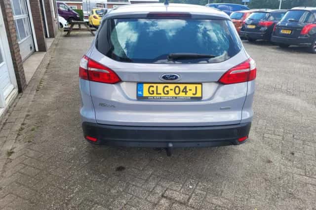 Ford Focus (2013) thumbnail 4