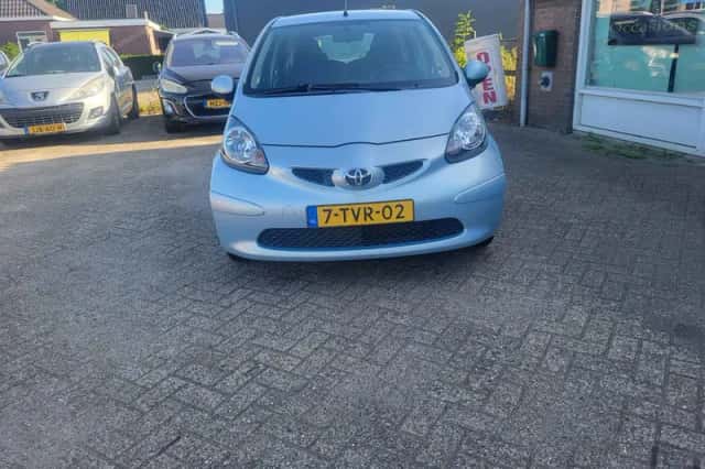 Toyota Aygo (2006) thumbnail 2