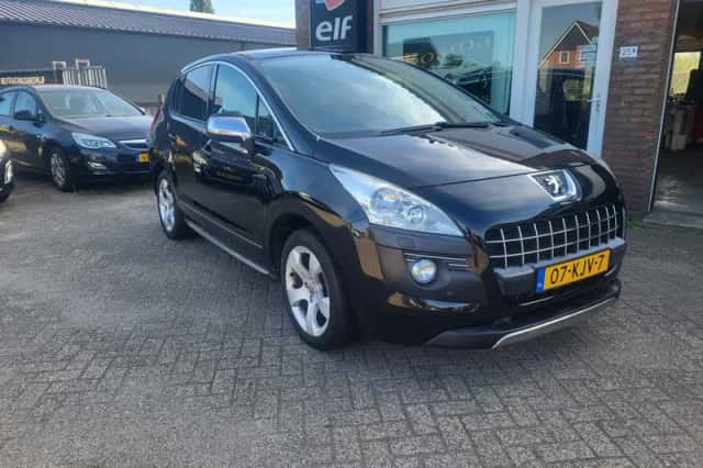 Peugeot 3008 (2010) thumbnail 1