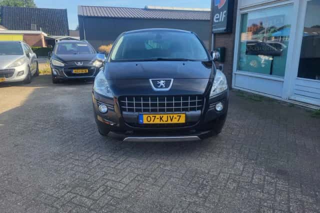 Peugeot 3008 (2010) thumbnail 3