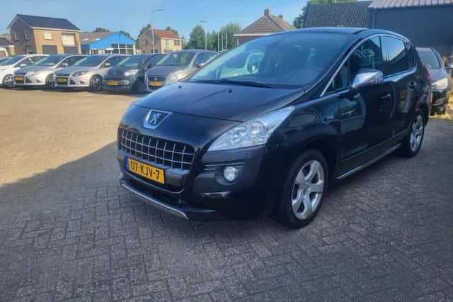Peugeot 3008 (2010) thumbnail 4