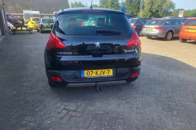 Peugeot 3008 (2010) thumbnail 6