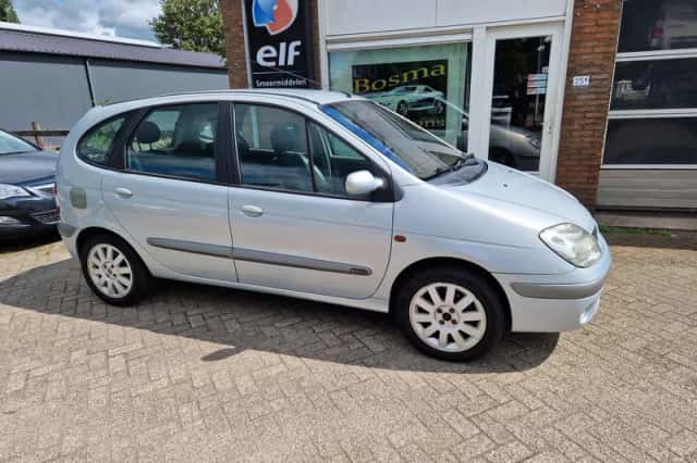 Renault Scénic (2002) thumbnail 1