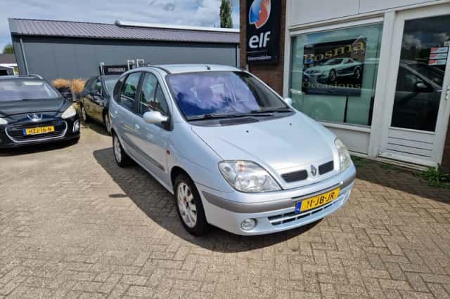 Renault Scénic (2002) thumbnail 2