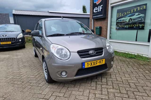 Kia Picanto (2010) thumbnail 2