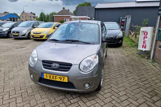 Kia Picanto (2010) thumbnail 4