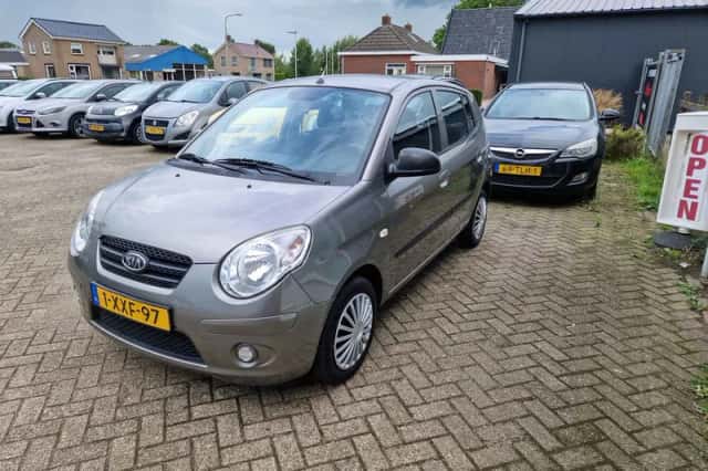 Kia Picanto (2010) thumbnail 5