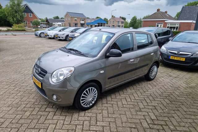 Kia Picanto (2010) thumbnail 6