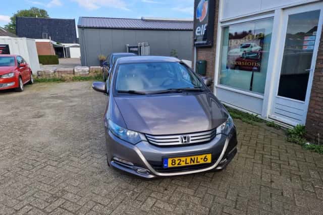 Honda Insight (2010) thumbnail 3