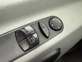 Mercedes-Benz Sprinter thumbnail 17