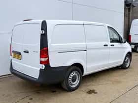Mercedes-Benz Vito (2024) thumbnail 3