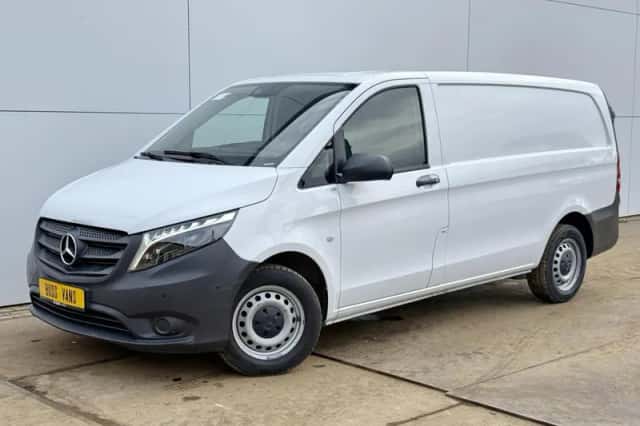 Mercedes-Benz Vito (2024) thumbnail 1
