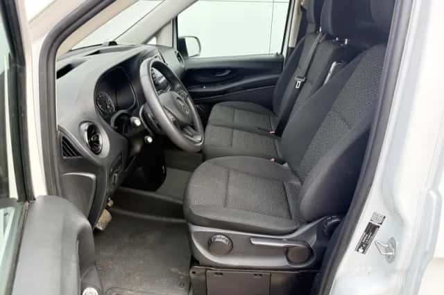 Mercedes-Benz Vito (2024) thumbnail 6