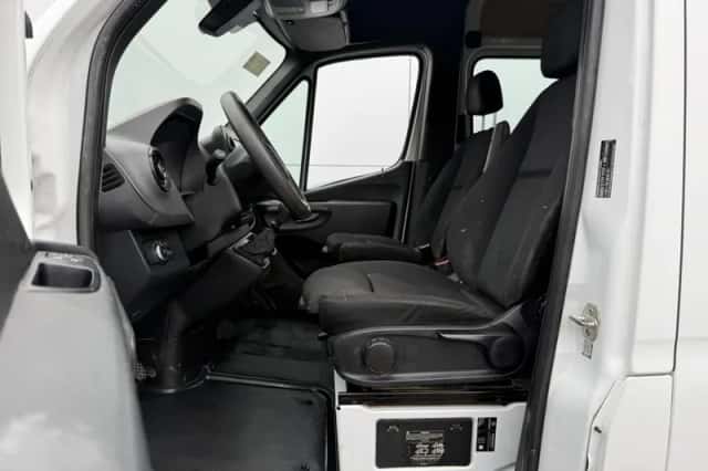 Mercedes-Benz Sprinter (2021) thumbnail 6