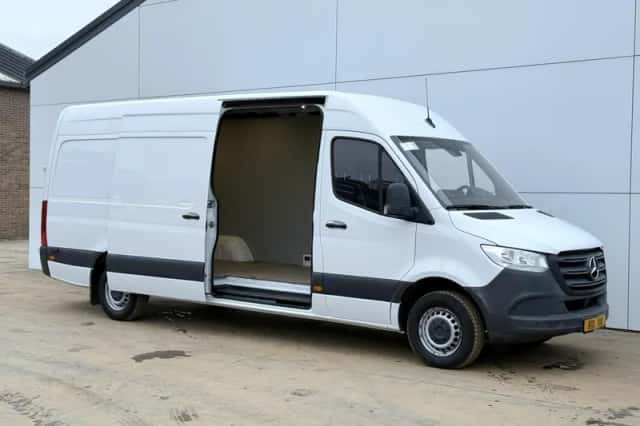 Mercedes-Benz Sprinter (2021) thumbnail 5