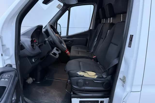 Mercedes-Benz Sprinter (2021) thumbnail 6