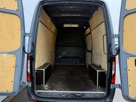 Mercedes-Benz Sprinter (2023) thumbnail 11
