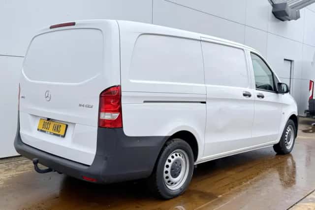 Mercedes-Benz Vito (2023) thumbnail 3